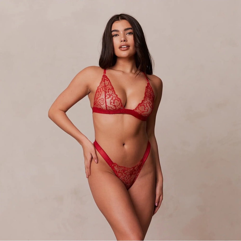 Scarlet Red Lace Bra with Adjustable Straps
